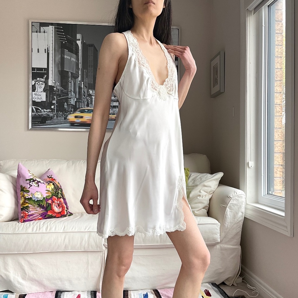 NWT La Senza flowy lace detail short chemise - Picture 4 of 16